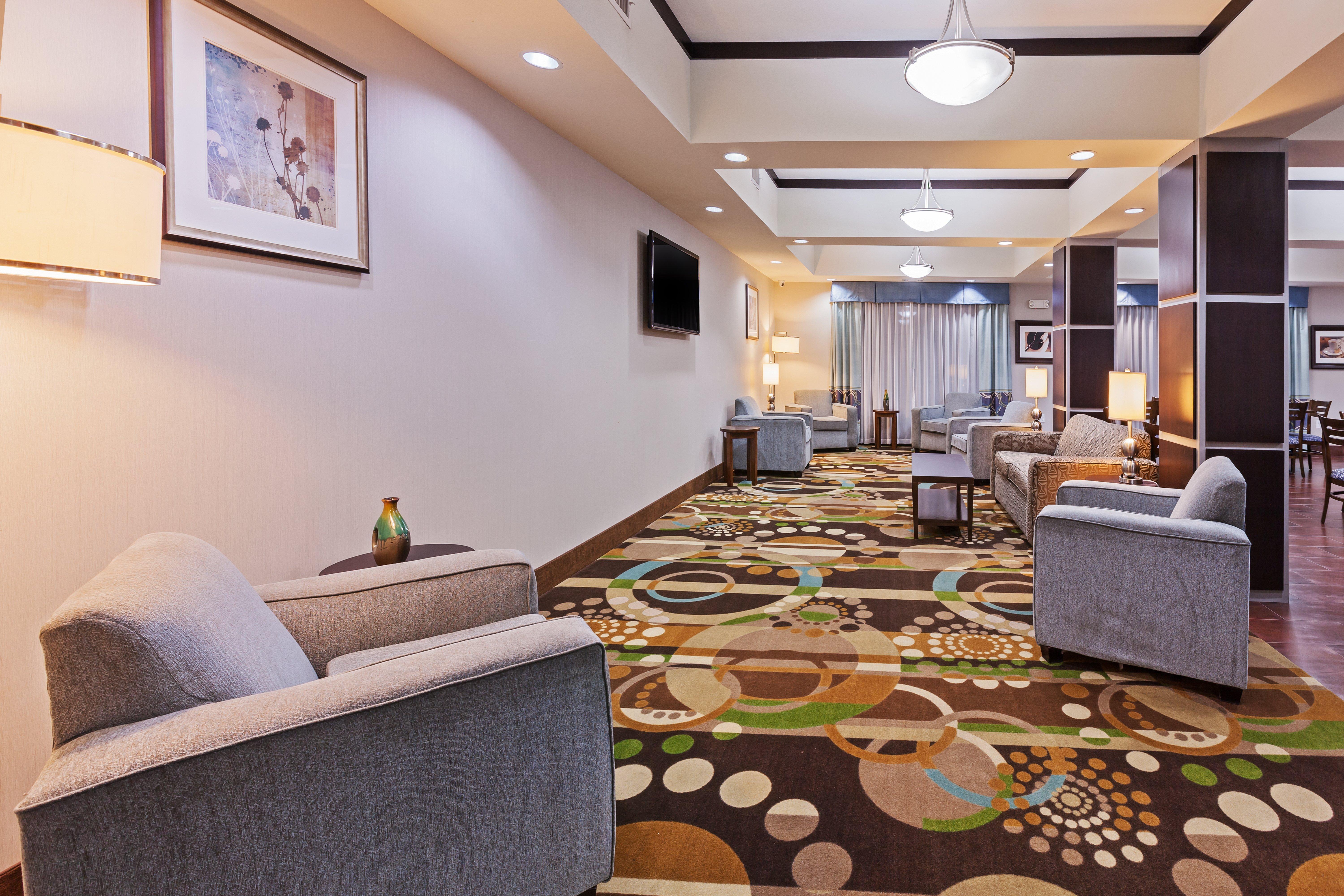 Holiday Inn Express & Suites Cleveland By Ihg Exterior foto